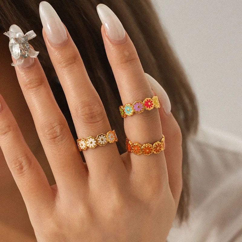 ENAMEL DAISY RING