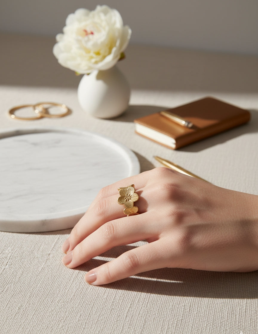 GOLD FLOWER RING