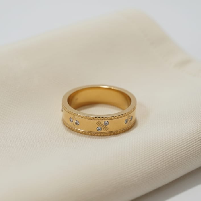 THE HERITAGE PAVE RING