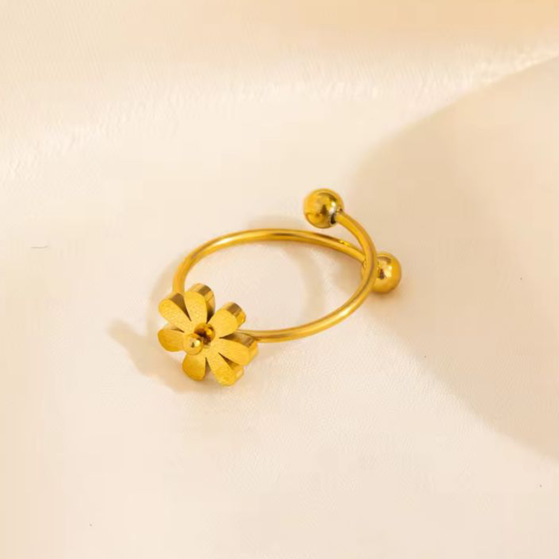 DAISY BLOOM RING