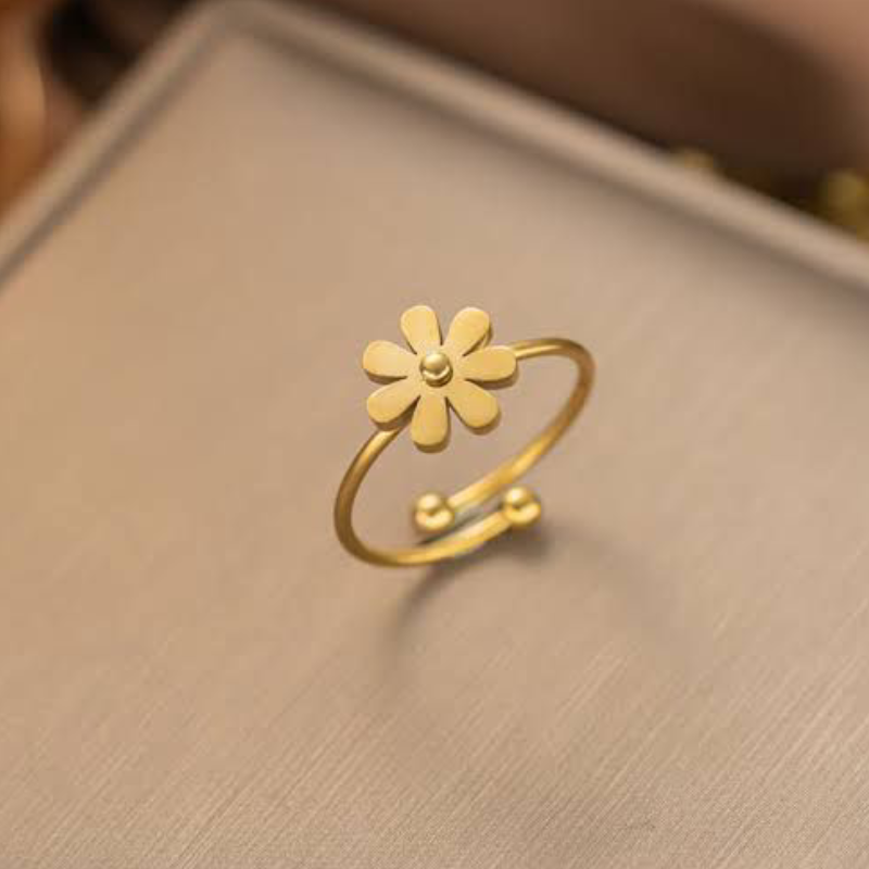 DAISY BLOOM RING