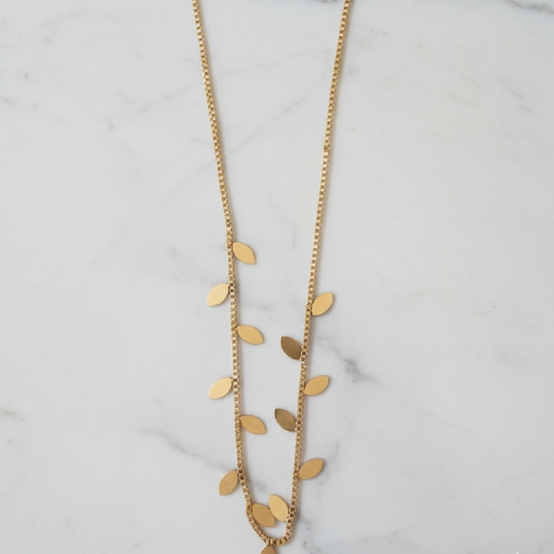 DELICATE LEAF CHAIN NECKLACE